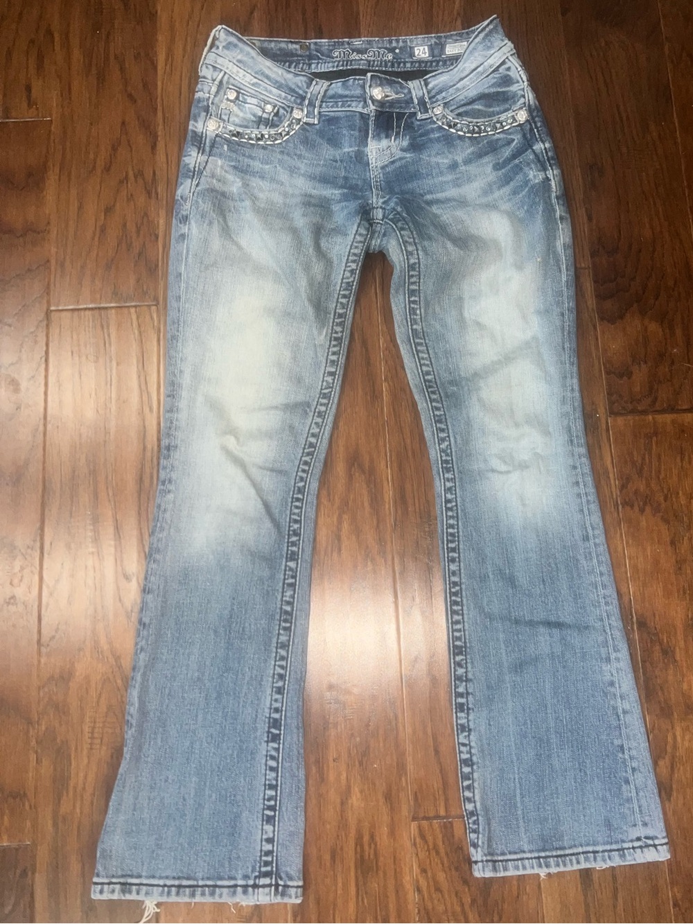 Women’s Light Wash Blue Jeans - Classic Straight Fit